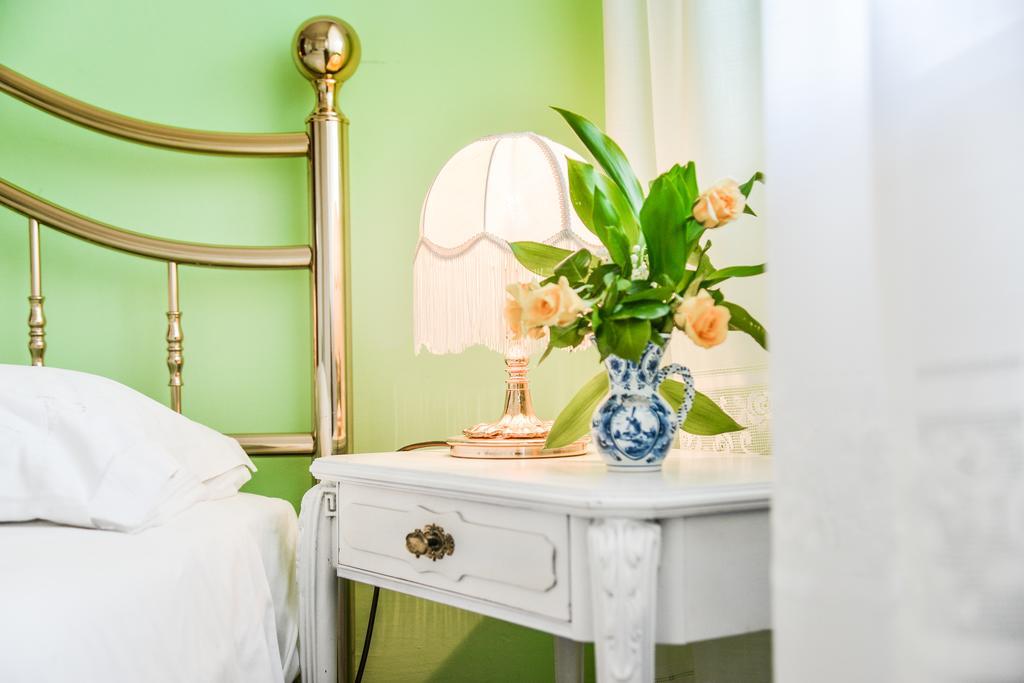 B&B La Casa Gialla Di Luca Mazzè エクステリア 写真