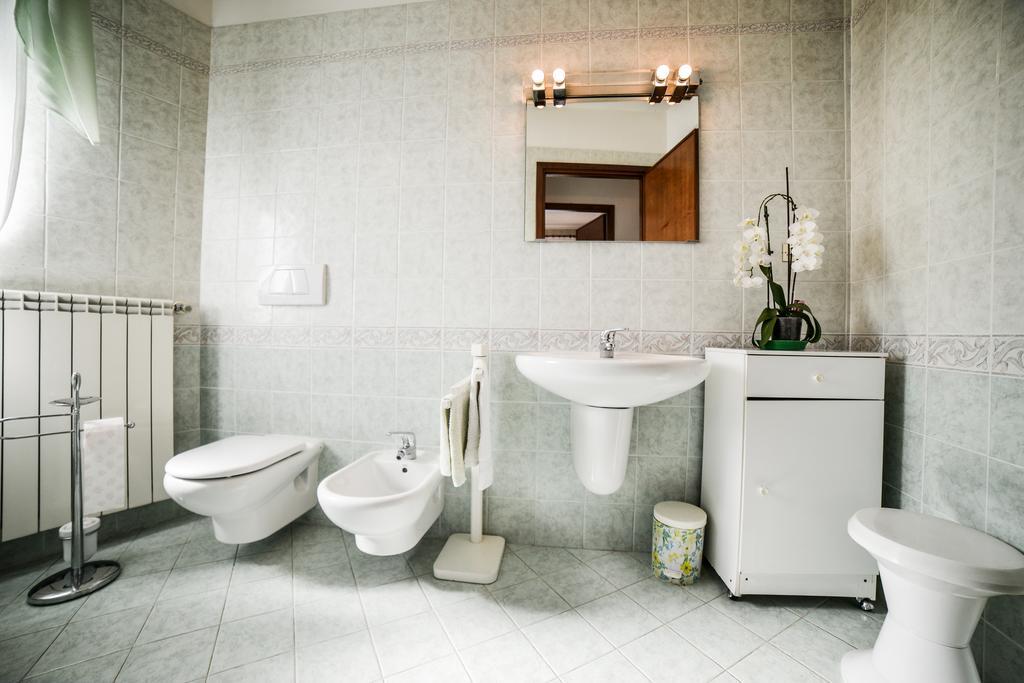 B&B La Casa Gialla Di Luca Mazzè エクステリア 写真